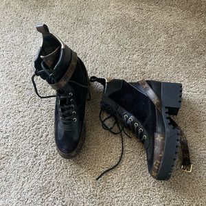 Louis vuitton combat boots 2 years old word twice, great condition